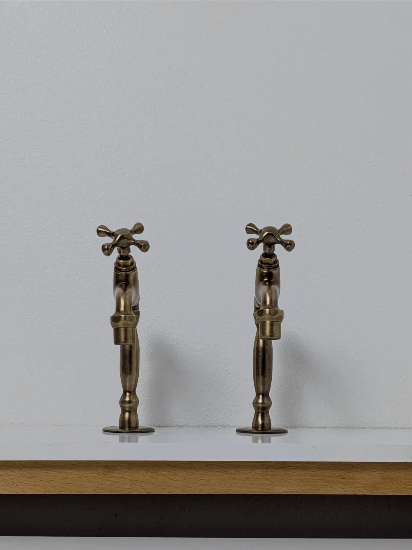 Old Bronze Finish Brass Pillar Taps, Cold And Hot Sink Kitchen Taps, Separated Countertop faucets