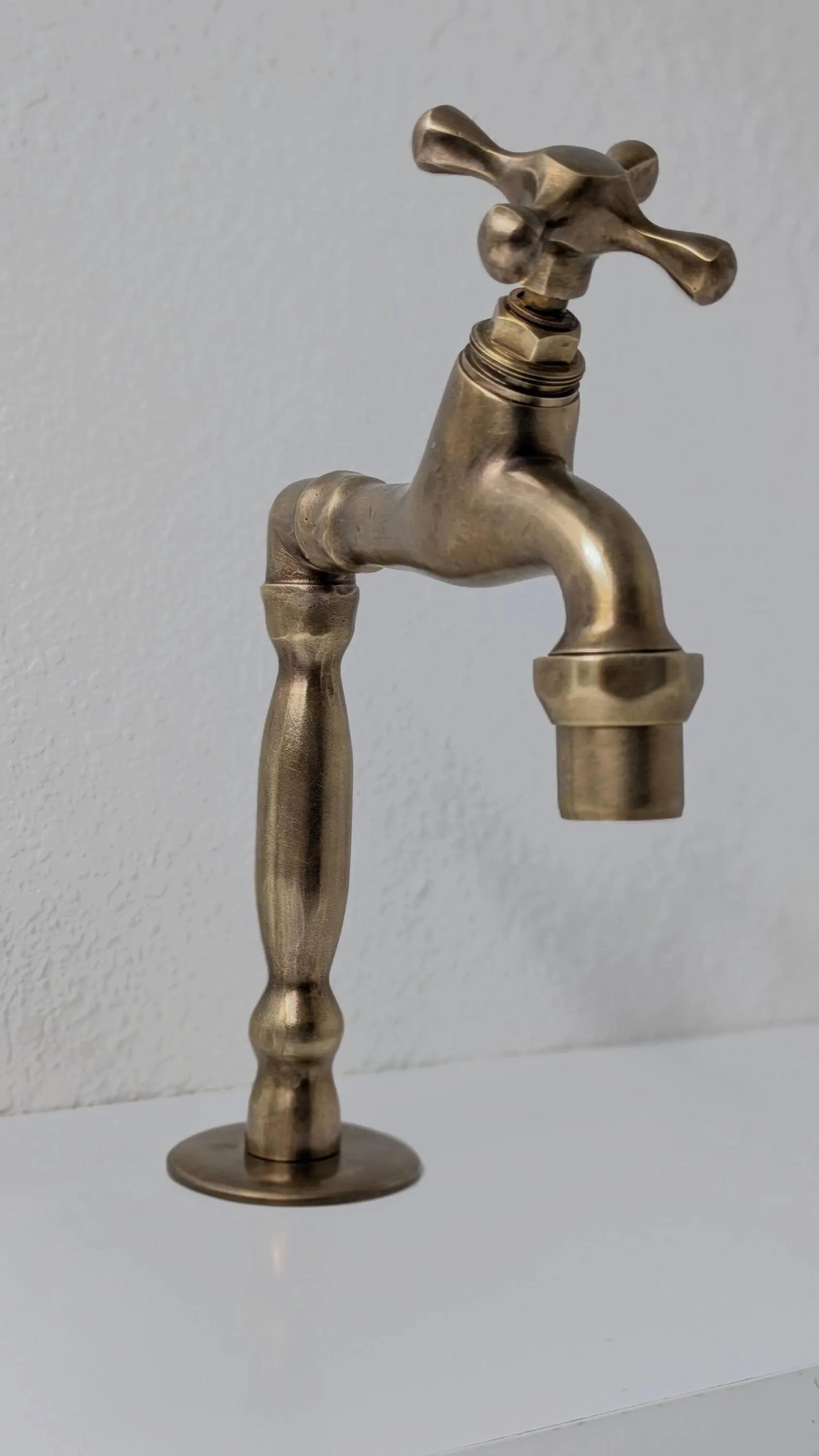 Old Bronze Finish Brass Pillar Taps, Cold And Hot Sink Kitchen Taps, Separated Countertop faucets