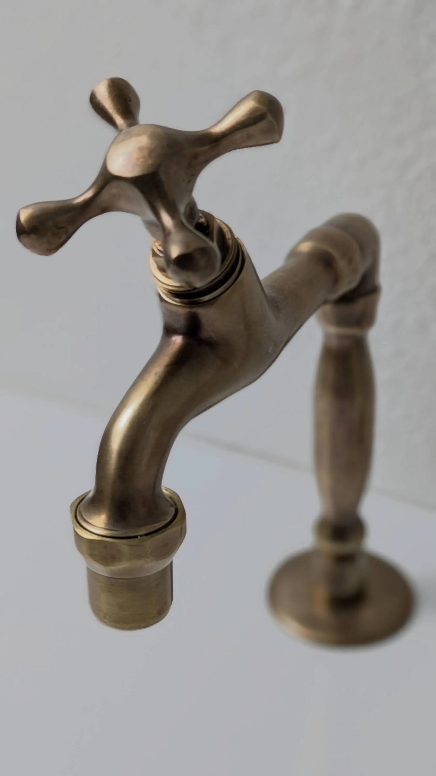 Old Bronze Finish Brass Pillar Taps, Cold And Hot Sink Kitchen Taps, Separated Countertop faucets