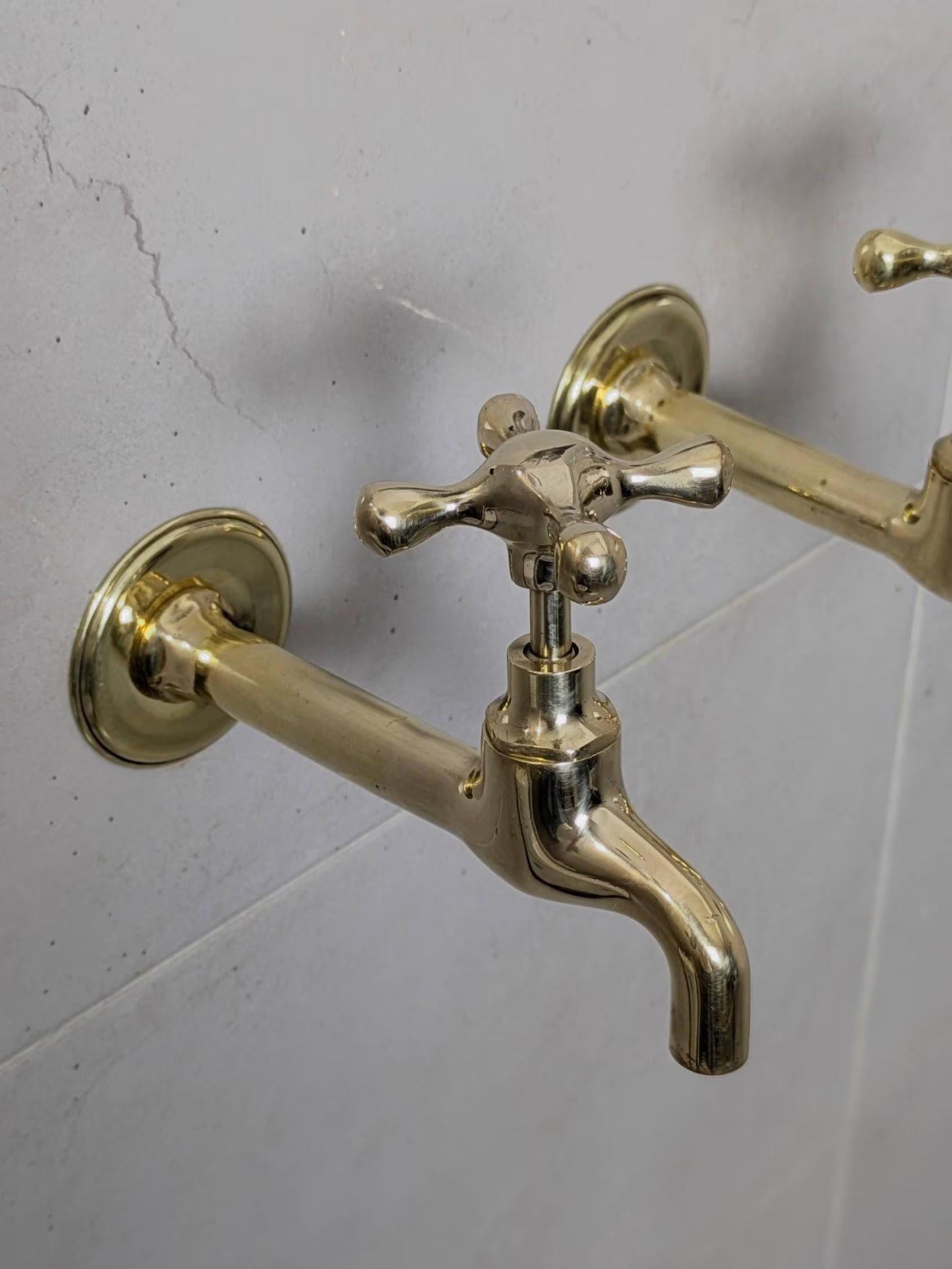 Vintage Brass Dual Tap Set – Classic Wall-Mount Design