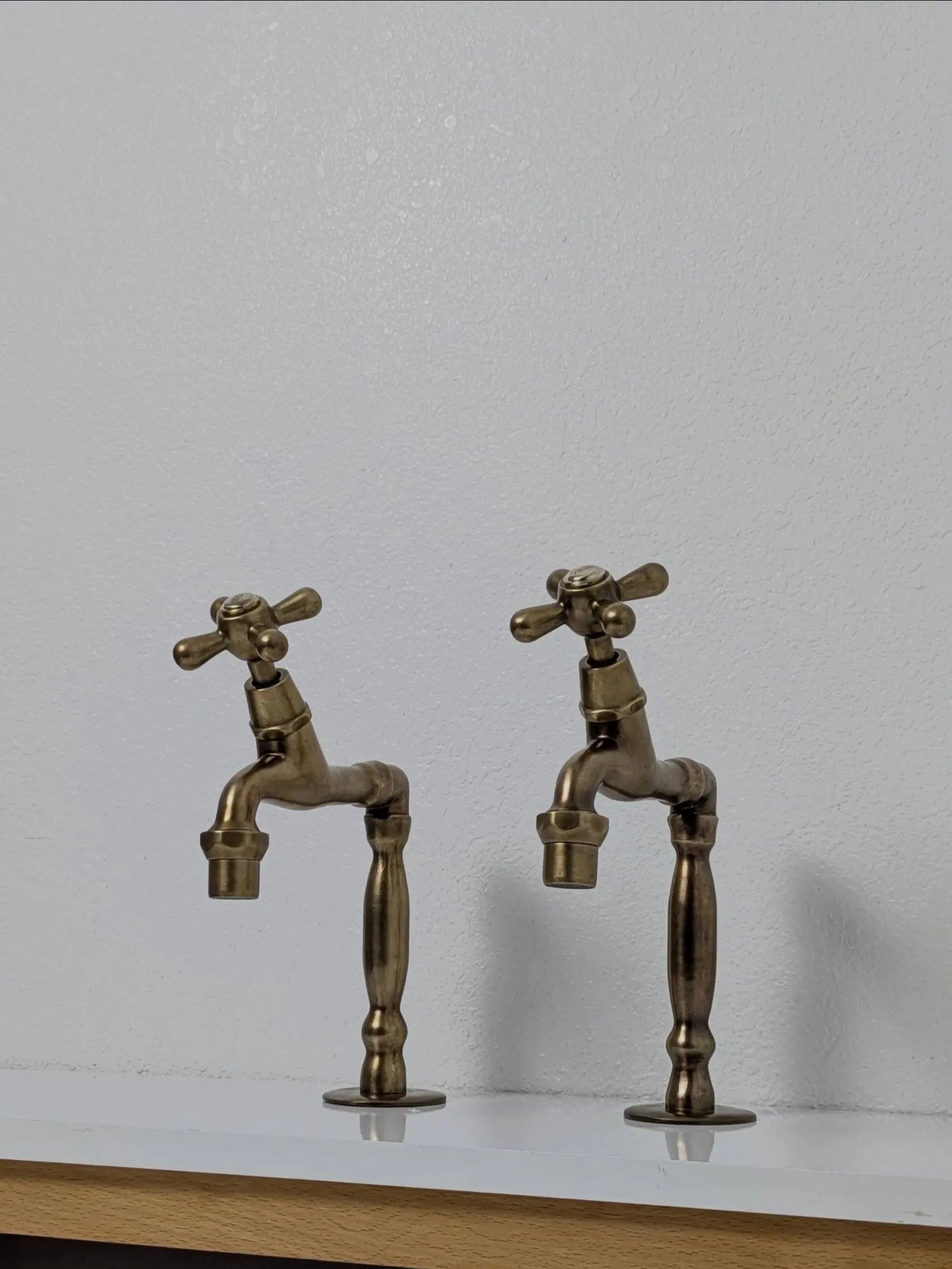 Old Bronze Finish Brass Pillar Taps, Cold And Hot Sink Kitchen Taps, Separated Countertop faucets