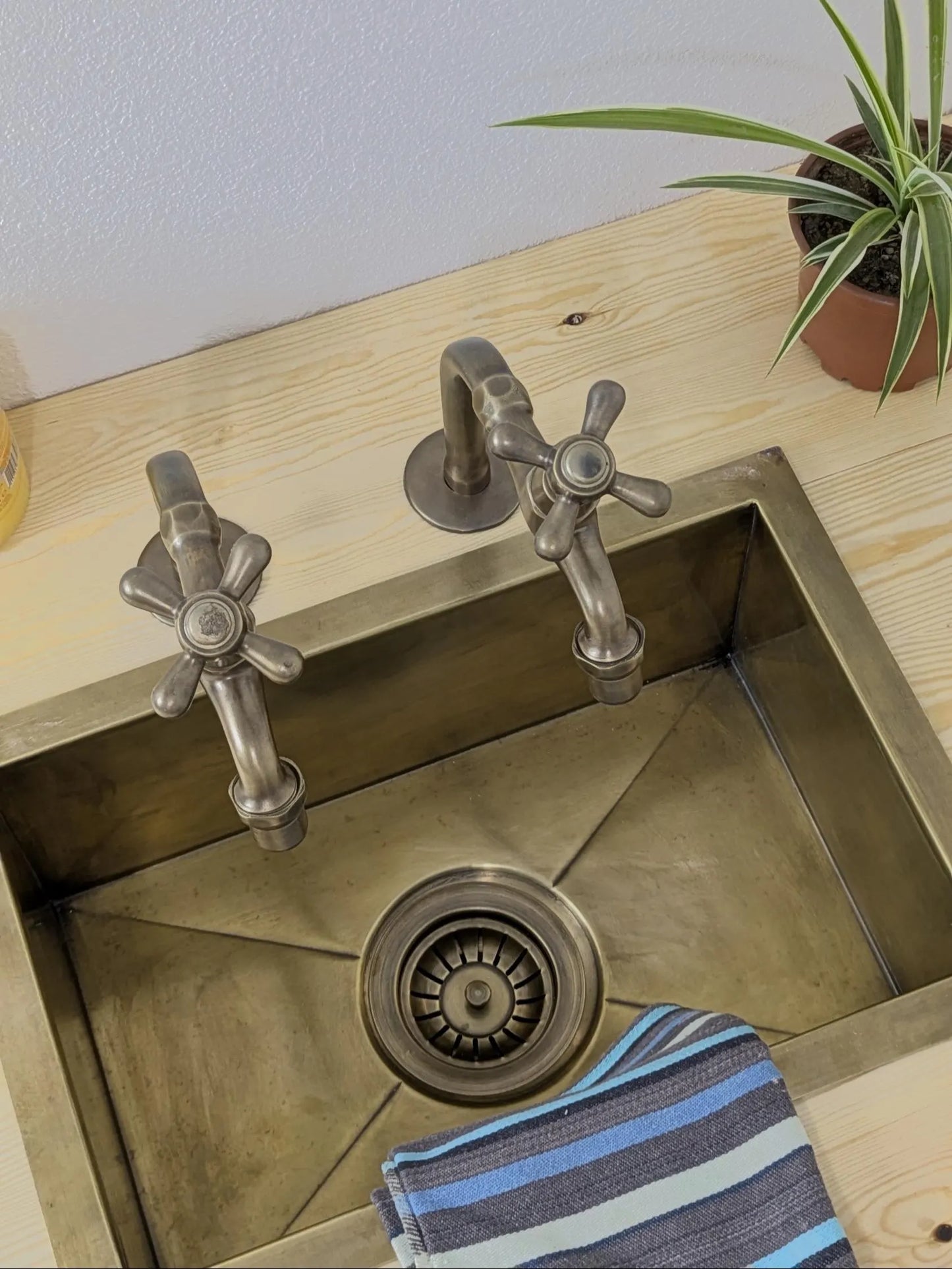 Brushed Brass Pillar Taps – Countertop Sink Faucets Single or Couple