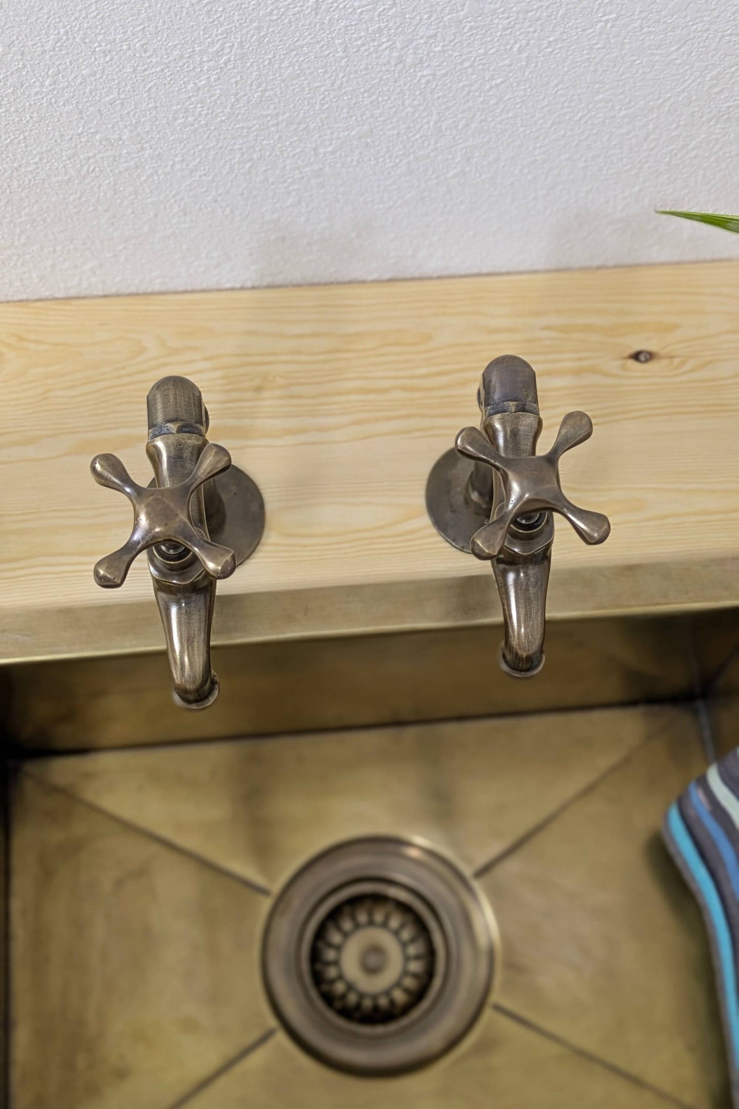 Brass Pillar Taps – Rustic Sink Pair – Old Bronze  Finish
