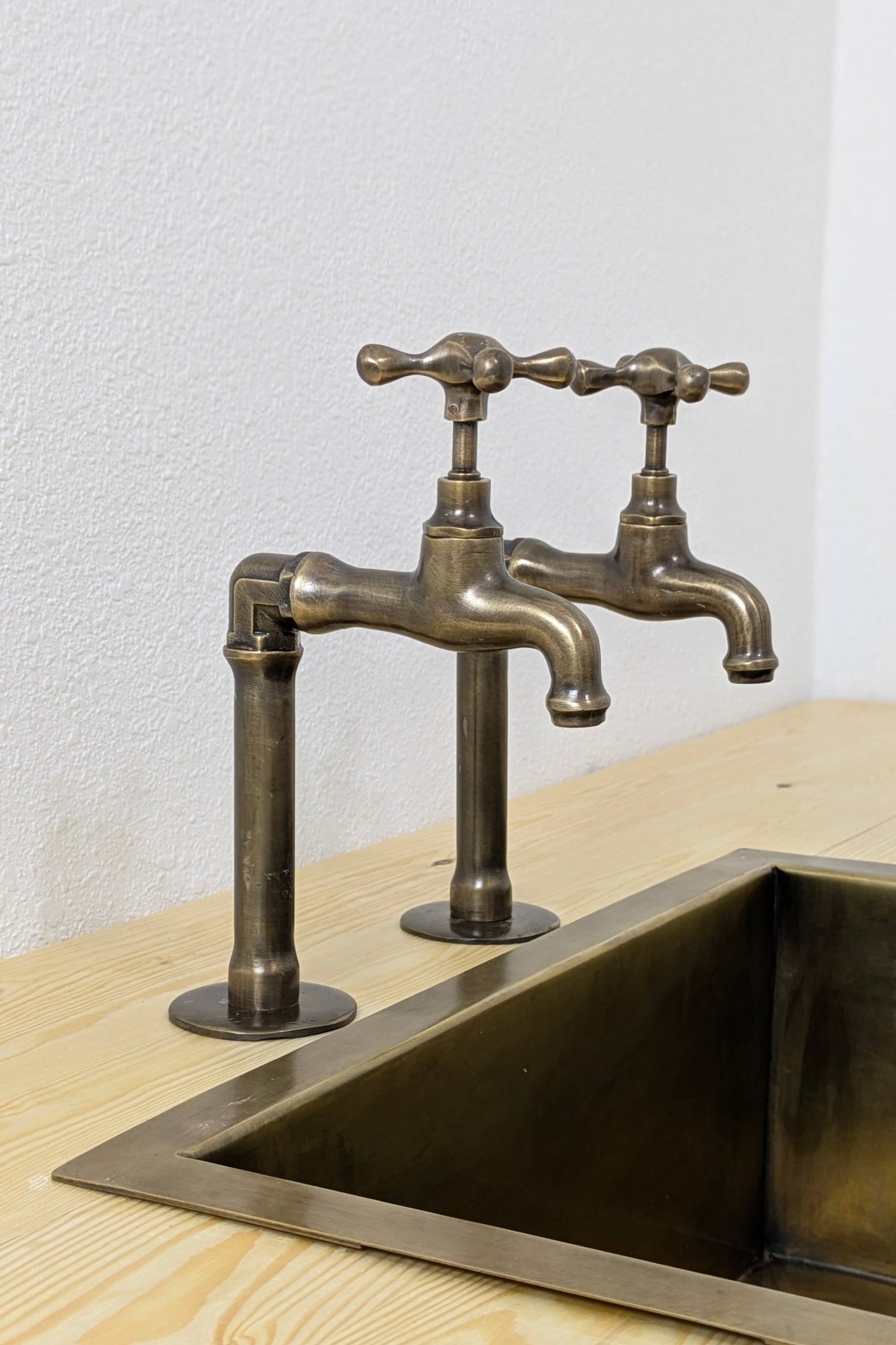 Brass Pillar Taps – Rustic Sink Pair – Old Bronze  Finish