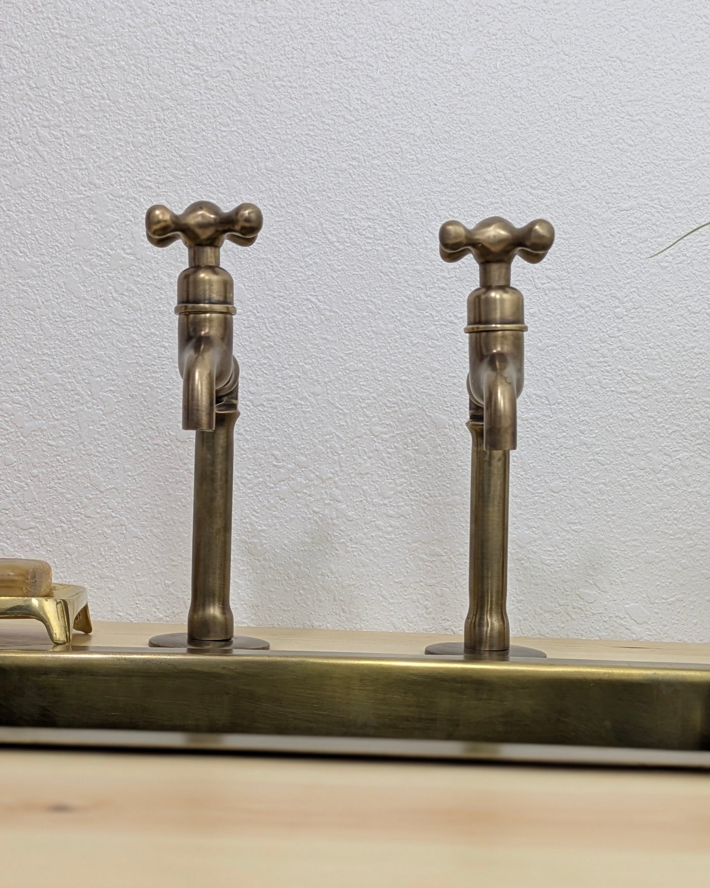 Individual Countertop Brass Pillar Taps, Antique Brass Faucets, Old Bronze  Finish