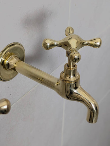 Vintage Brass Dual Tap Set – Classic Wall-Mount Design