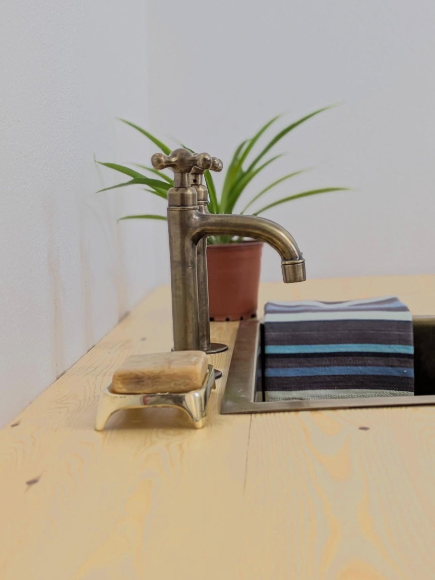 Brushed Brass Pillar Taps – Separate Countertop Sink Pair – Old Bronze Finish