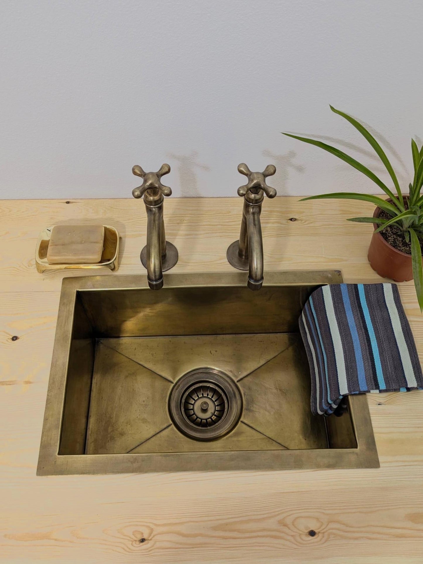 Brushed Brass Pillar Taps – Separate Countertop Sink Pair – Old Bronze Finish