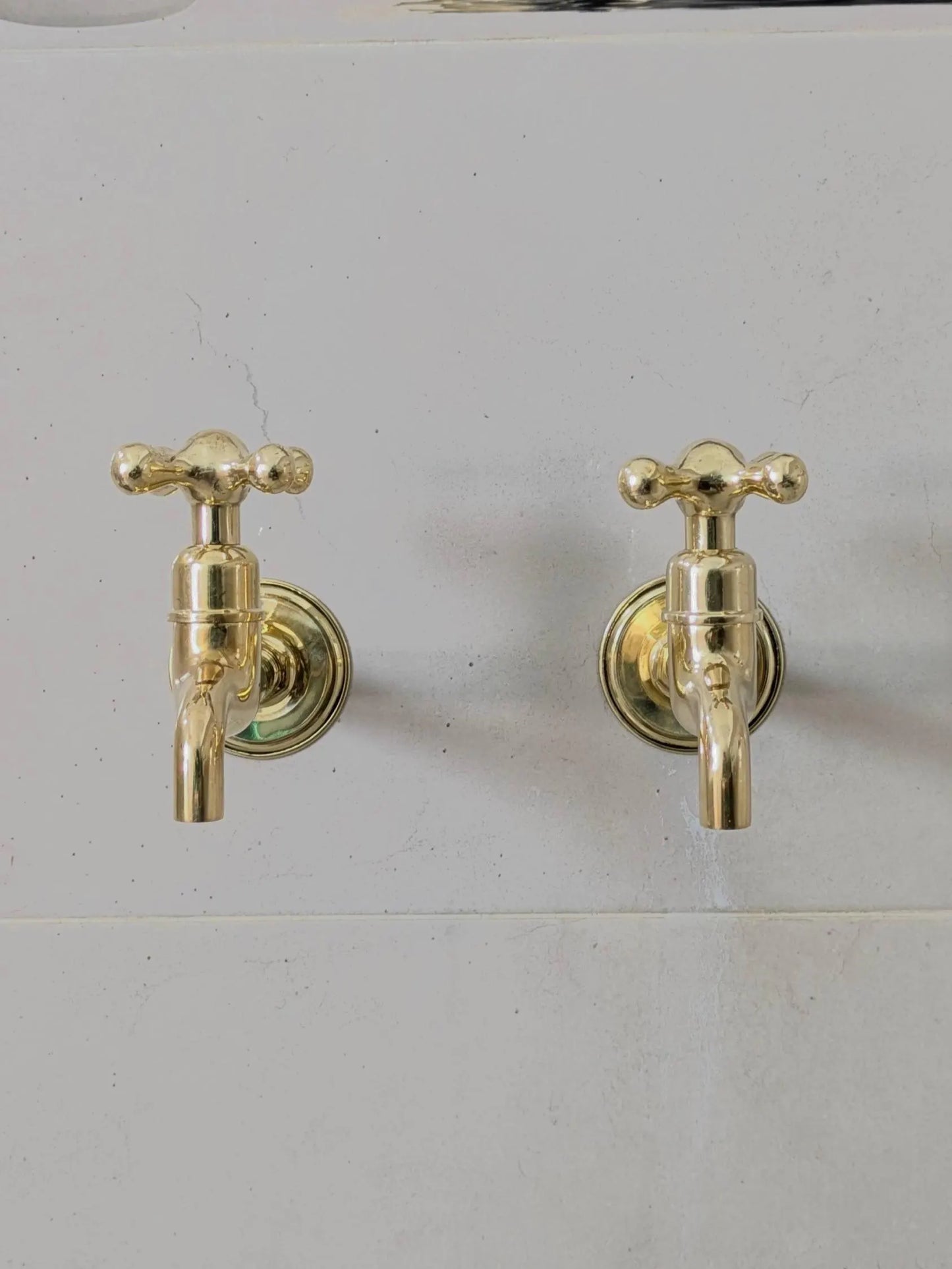 Unlacquered Brass Wall-Mounted Taps – Unlacquered Spigot Faucet for Indoor or Outdoor Use