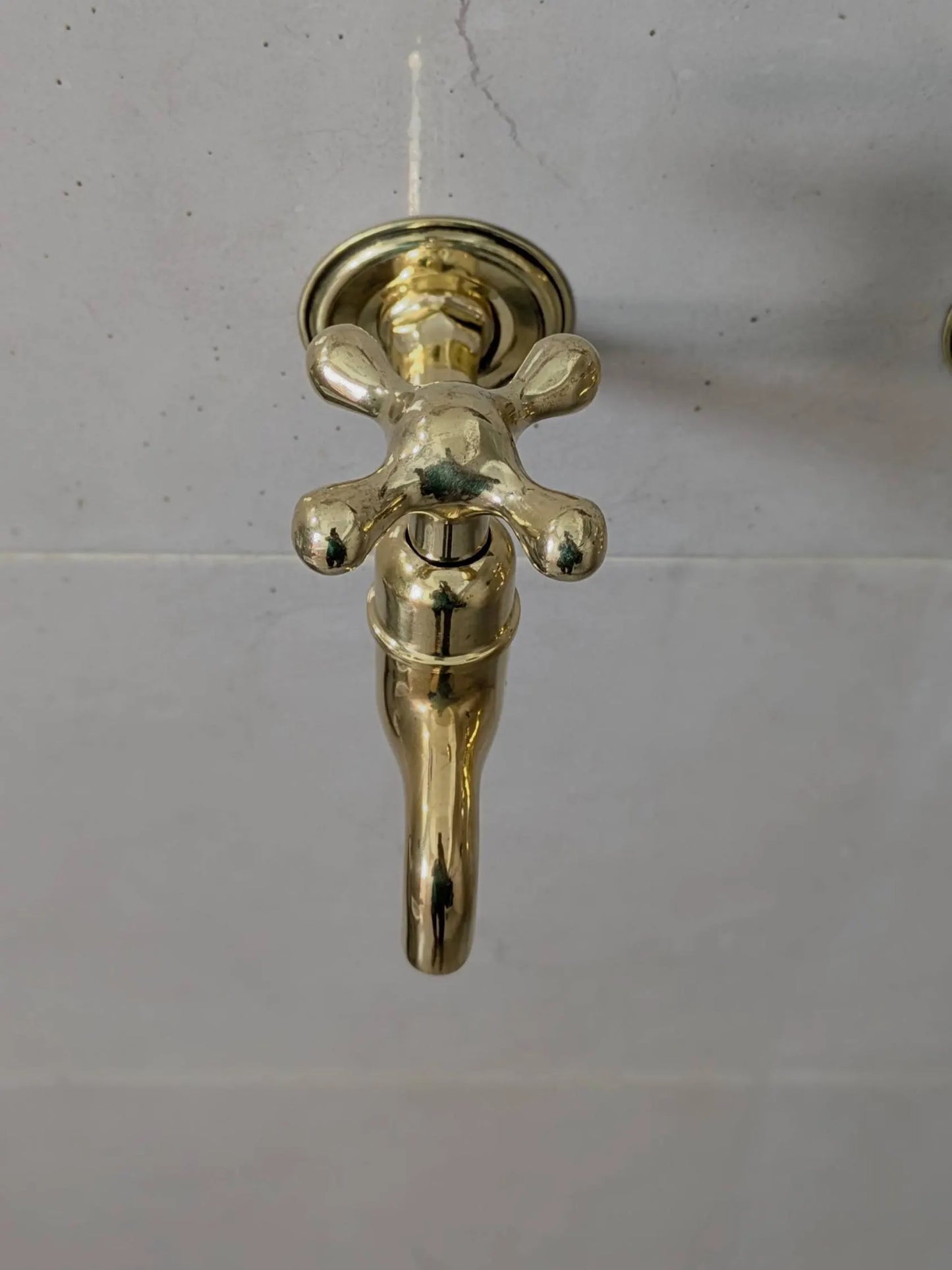 Unlacquered Brass Wall-Mounted Taps – Unlacquered Spigot Faucet for Indoor or Outdoor Use