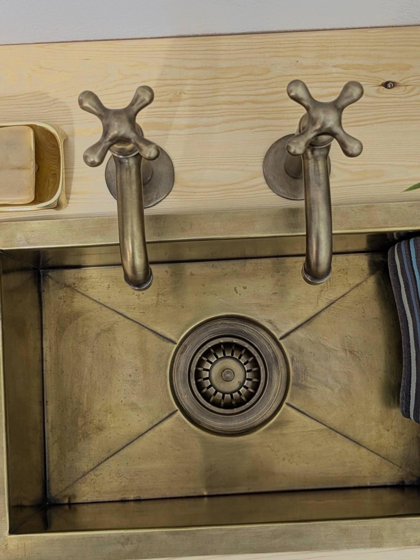 Brushed Brass Pillar Taps – Separate Countertop Sink Pair – Old Bronze Finish