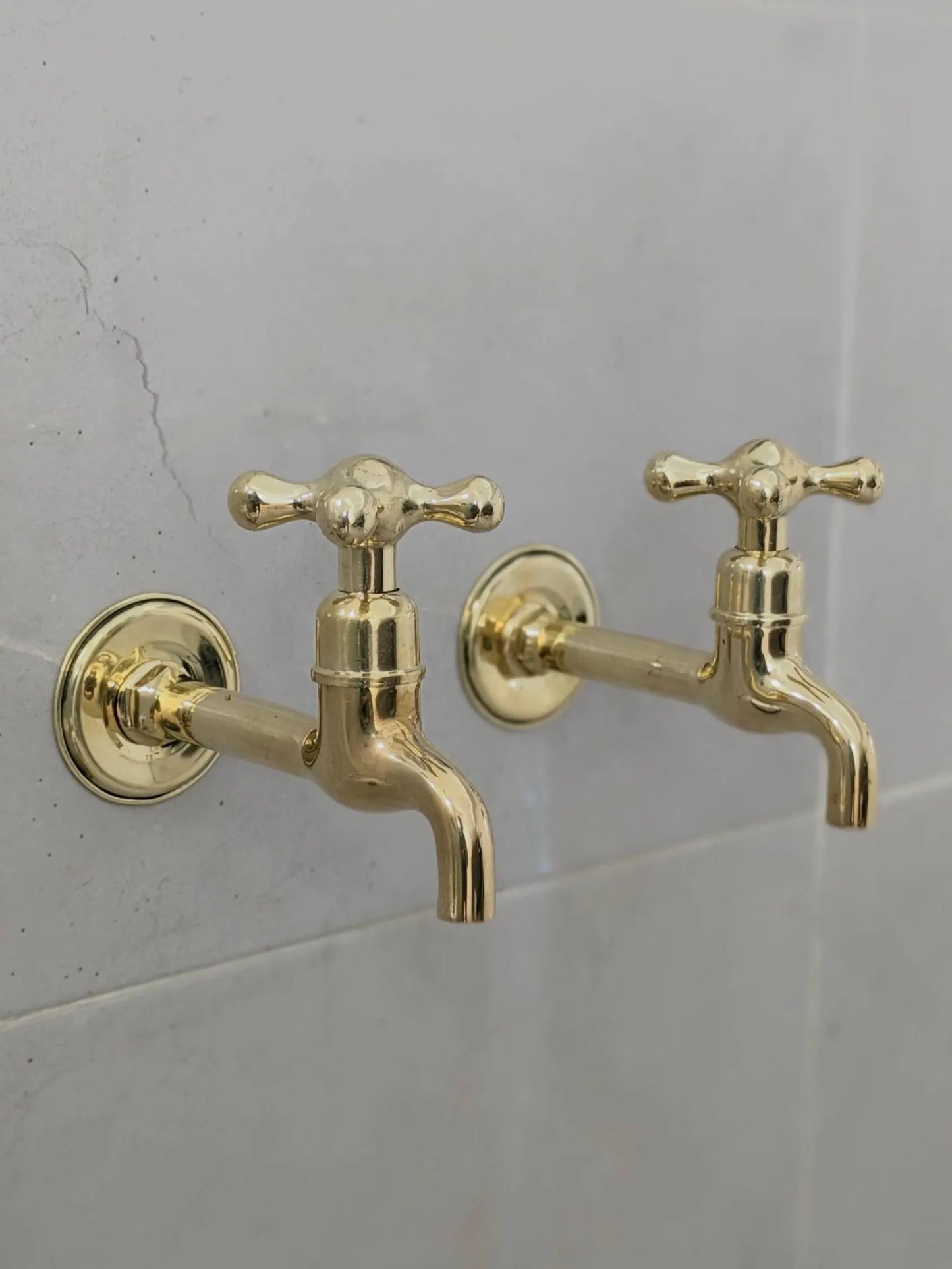 Unlacquered Brass Wall-Mounted Taps – Unlacquered Spigot Faucet for Indoor or Outdoor Use