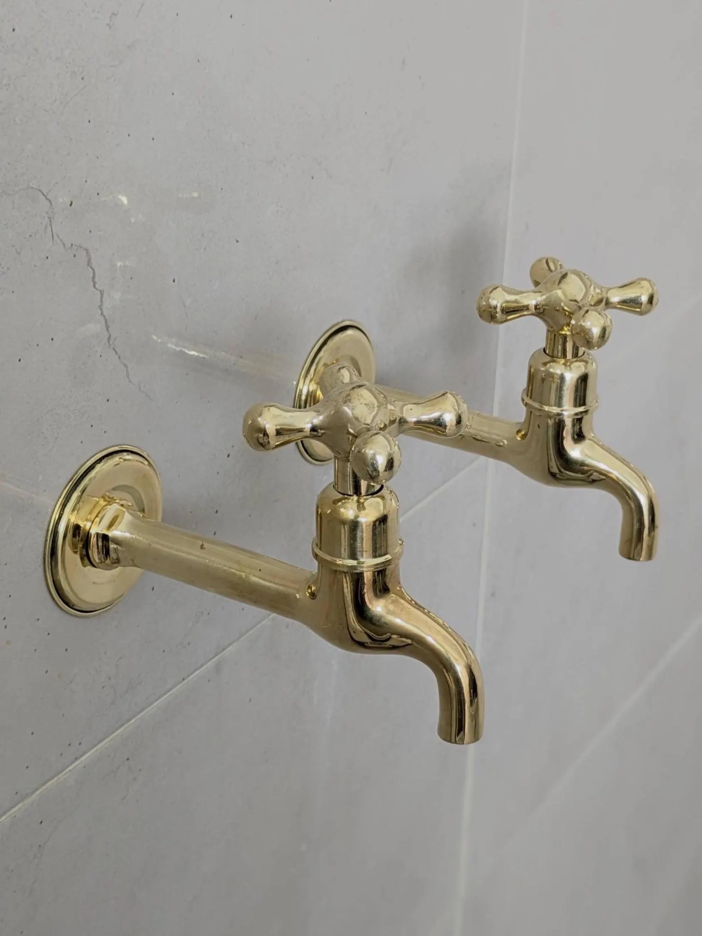Unlacquered Brass Wall-Mounted Taps – Unlacquered Spigot Faucet for Indoor or Outdoor Use