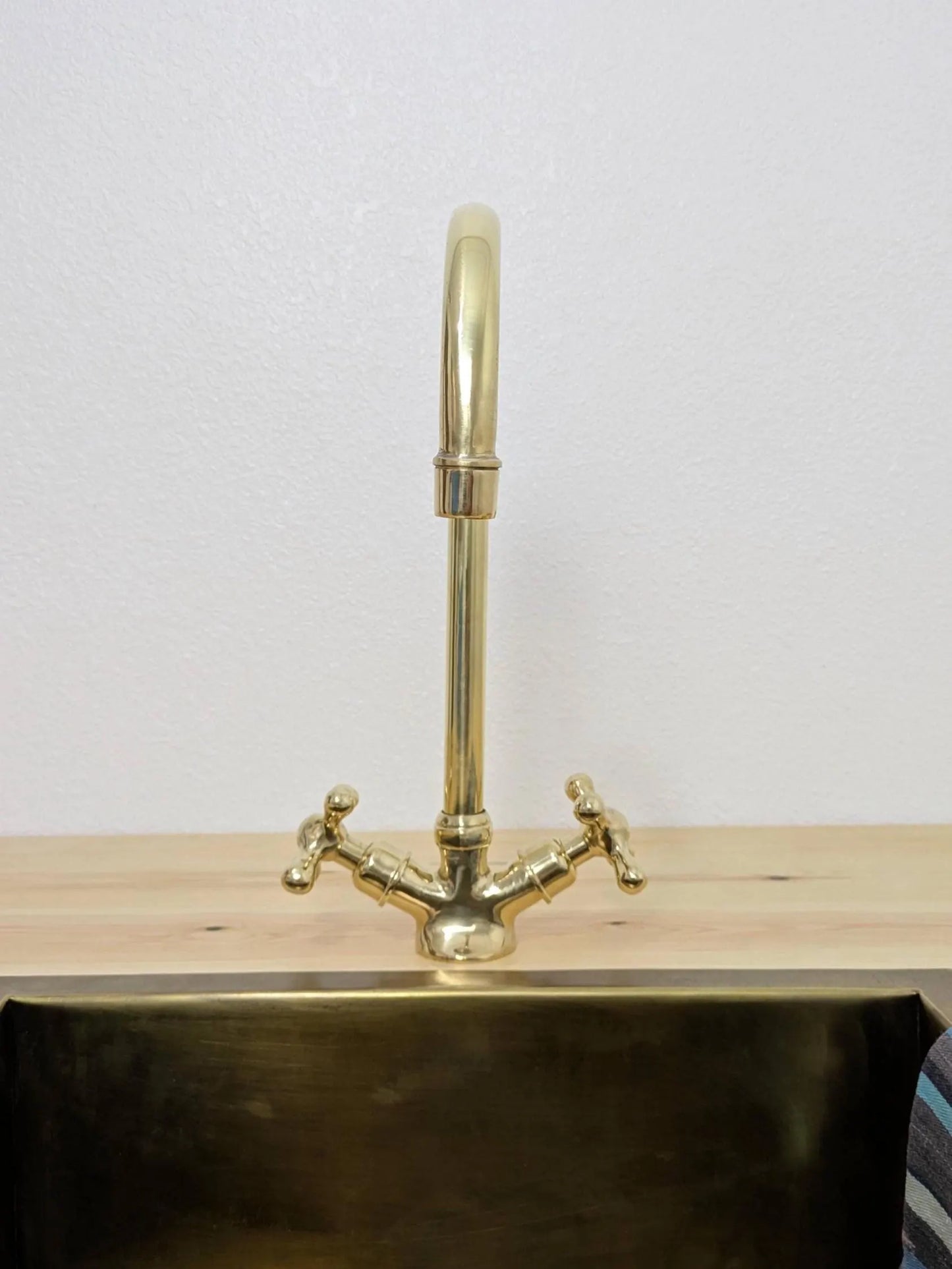 Unlacquered Brass Gooseneck Faucet: Deck Mounted Single Hole Mixer Tap