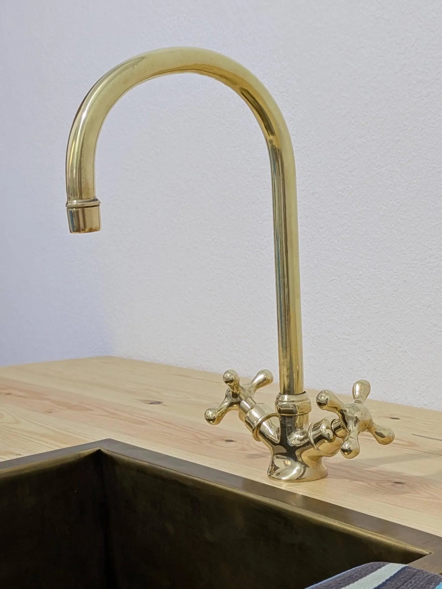 Unlacquered Brass Gooseneck Faucet: Deck Mounted Single Hole Mixer Tap