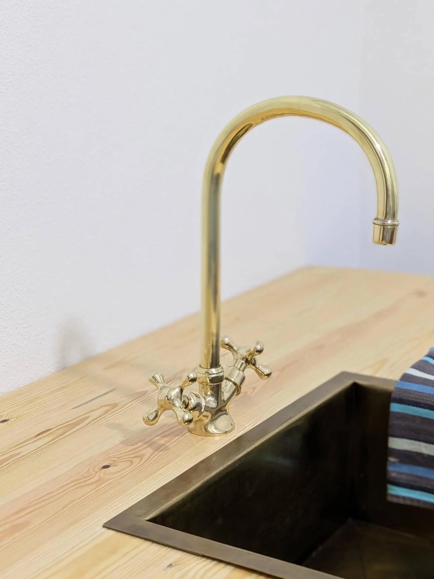 Unlacquered Brass Gooseneck Faucet: Deck Mounted Single Hole Mixer Tap